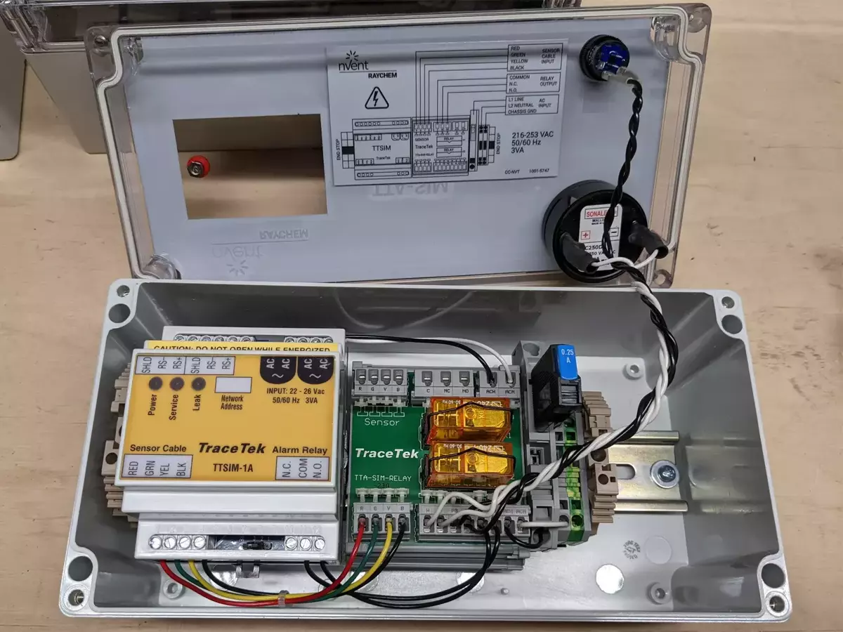 TraceTek TTA-SIM-1A-230 panel alarmowy z syreną 60 dB | 150 m